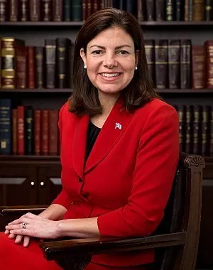 English: Official portrait of US Senator Kelly...
